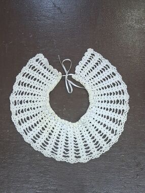 Vintage hand crocheted lace‎ collar